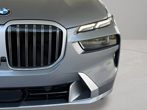 Used 2026 BMW X7 xDrive40i w/ Premium Package image 4