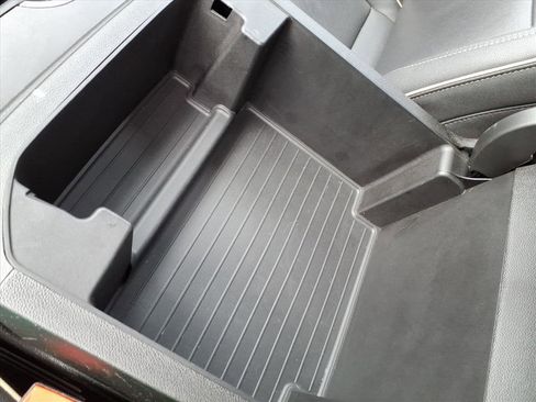 Used 2023 Chevrolet Suburban Premier image 28