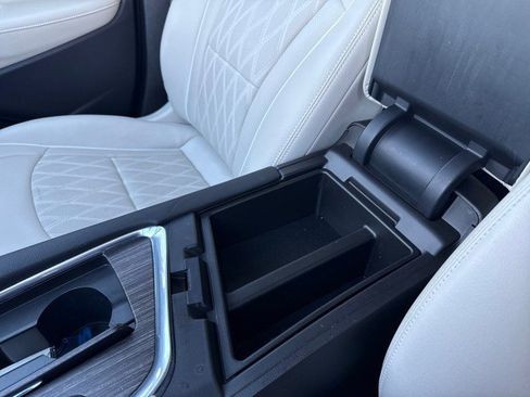 Used 2022 Buick Enclave Avenir image 28