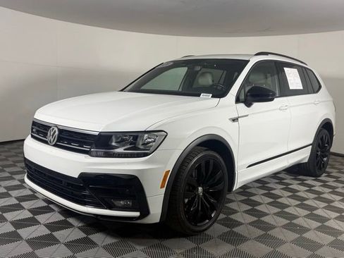 Used 2020 Volkswagen Tiguan SE R-Line image 2