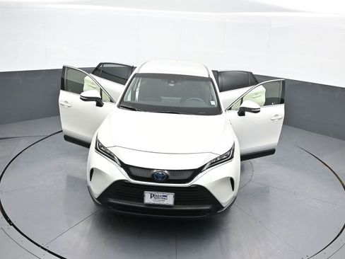 Certified 2021 Toyota Venza LE image 46