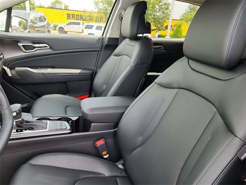 New 2026 Kia Sportage EX image 13