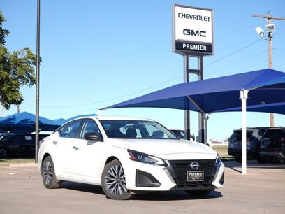 Used 2024 Nissan Altima 2.5 SV