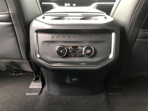 New 2025 Ford Expedition Platinum w/ Stealth Performance Package image 13