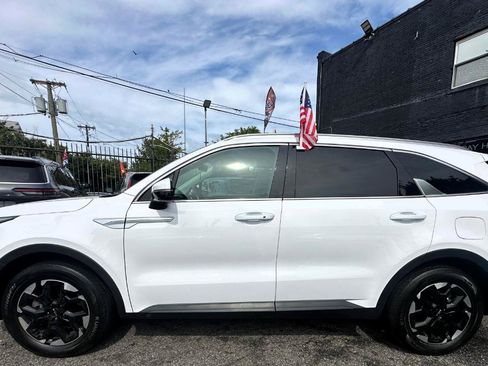 Used 2024 Kia Sorento S FWD image 4