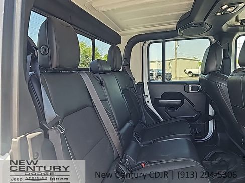 Used 2021 Jeep Gladiator Sport image 21