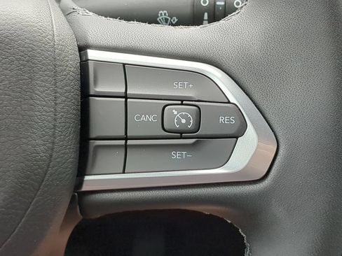 New 2026 Jeep Compass Latitude AWD/4WD image 22