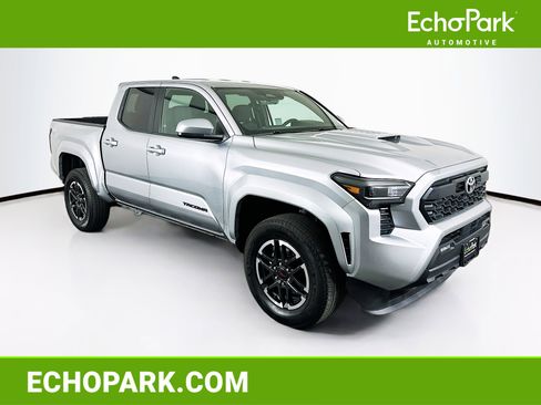 Used 2025 Toyota Tacoma TRD Sport RWD image 1