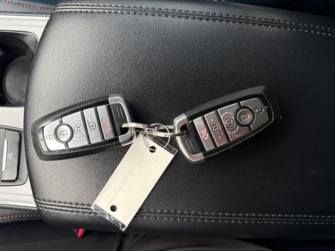 Used 2024 Ford Edge SEL w/ Sport Appearance Package image 39