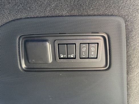 Used 2024 Cadillac Escalade Sport w/ LPO, ONYX Package AWD/4WD image 33