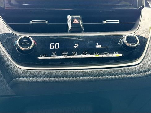 Used 2020 Toyota Corolla SE image 30