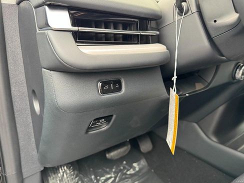 New 2025 Lincoln Navigator L Reserve image 14