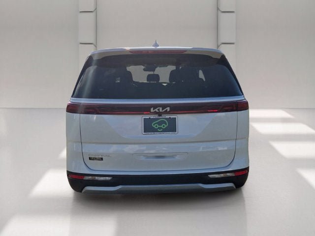 Used 2024 Kia Carnival EX FWD image 4