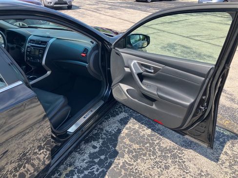 Used 2014 Nissan Altima 2.5 SL w/ Moonroof Package FWD image 13