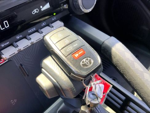 Used 2025 Toyota 4Runner TRD Off-Road Premium AWD/4WD image 15