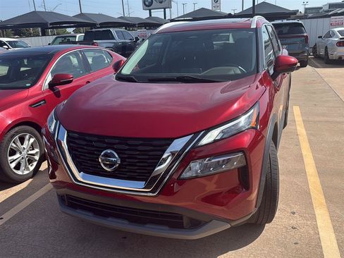 Used 2021 Nissan Rogue SV w/ Premium Package FWD image 9