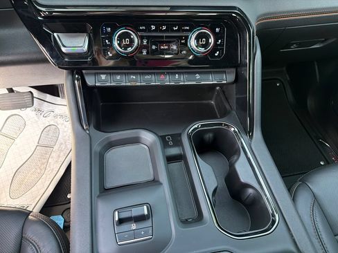 Used 2025 GMC Sierra 2500 AT4 AWD/4WD image 32