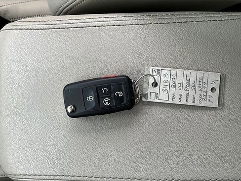 Used 2020 Volkswagen Passat 2.0T SEL image 35