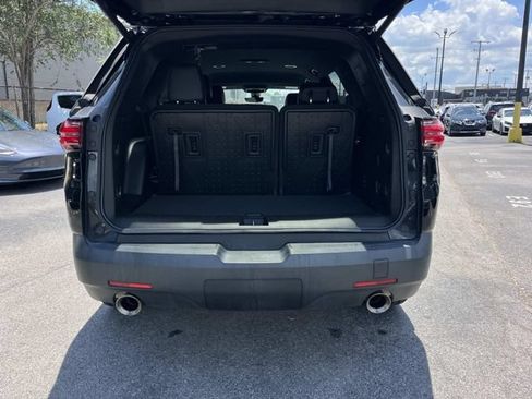 Used 2023 Chevrolet Traverse RS w/ LPO, Floor Liner Package FWD image 12