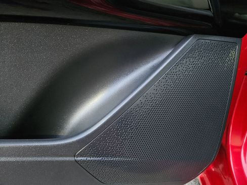 Used 2023 Kia Niro EX image 17