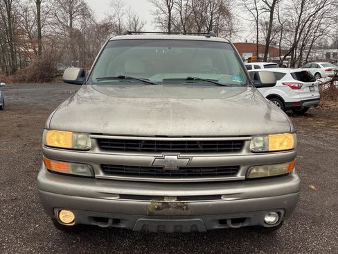 Used 2002 Chevrolet Suburban Z71 image 2