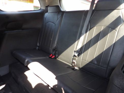Used 2016 Buick Enclave Leather w/ Trailering Package AWD/4WD image 10