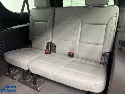 Used 2023 GMC Yukon XL SLT w/ SLT Luxury Package image 22