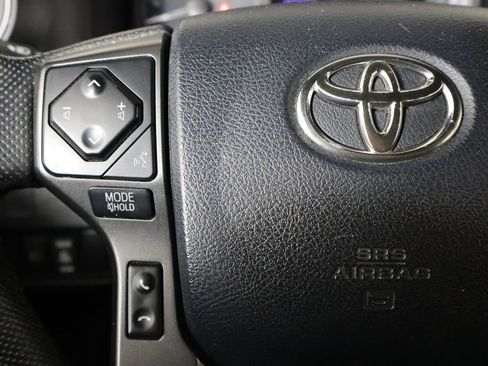 Used 2020 Toyota Tacoma TRD Sport AWD/4WD image 8