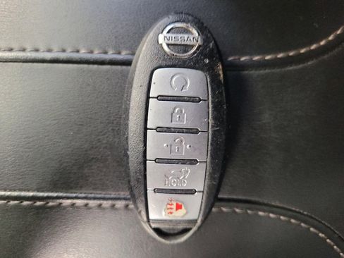 Used 2020 Nissan Rogue SV FWD image 32