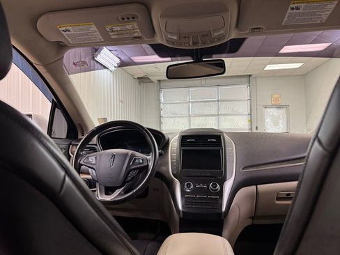 Used 2017 Lincoln MKC Reserve image 22