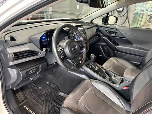 Used 2024 Subaru Crosstrek 2.5i Limited AWD/4WD image 2