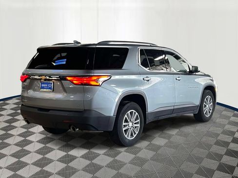 Used 2023 Chevrolet Traverse LT FWD image 4