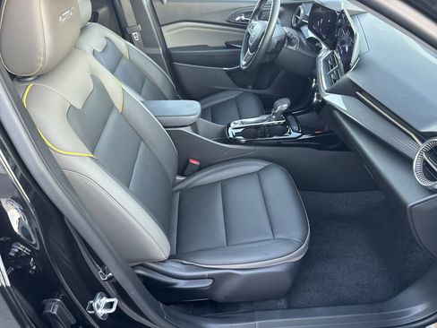 Used 2025 Chevrolet Trax ACTIV image 17