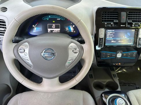 Used 2013 Nissan Leaf SV w/ LED & Quick Charge Pkg FWD image 30
