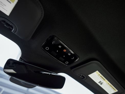 Used 2022 Ferrari SF90 Stradale image 71