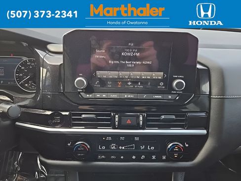 Used 2025 Nissan Pathfinder SV FWD image 23