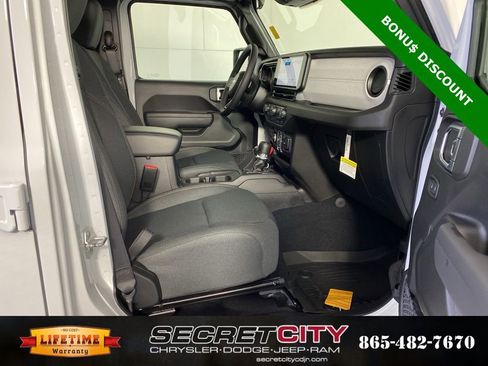 New 2026 Jeep Wrangler Unlimited Sport image 33