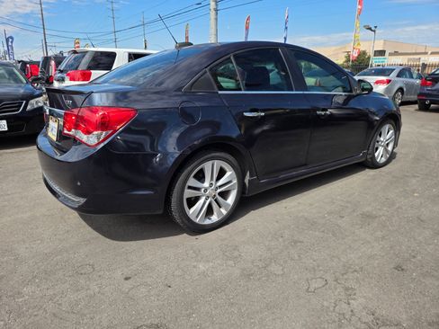 Used 2015 Chevrolet Cruze LTZ w/ Sun, Sound and Sport Package FWD image 4