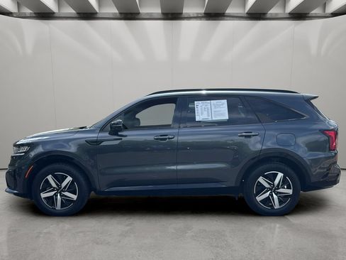 Used 2023 Kia Sorento S w/ Panoramic Sunroof Package FWD image 2