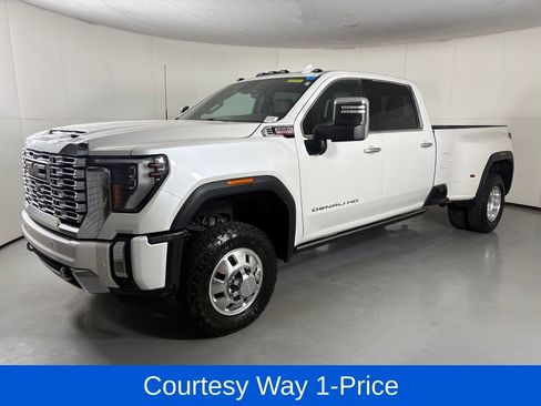 Used 2024 GMC Sierra 3500 Denali w/ Denali Reserve Package AWD/4WD image 5
