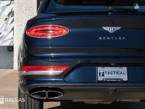 Used 2022 Bentley Bentayga image 15