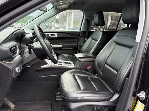 Used 2022 Ford Explorer XLT w/ Equipment Group 202A AWD/4WD image 20