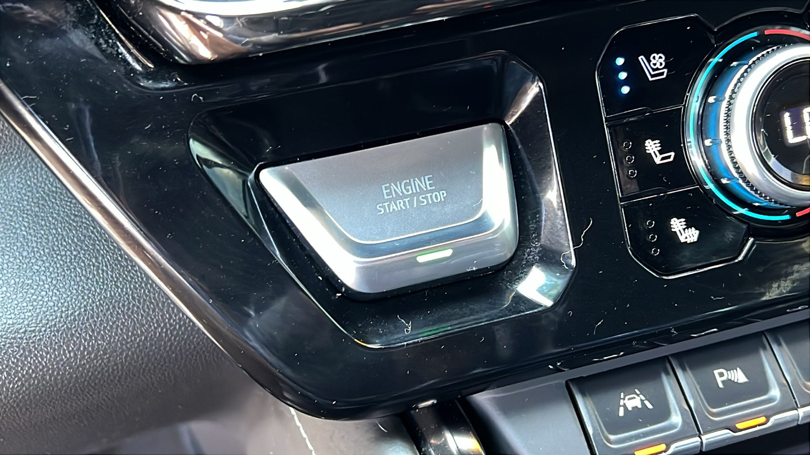 Certified 2024 GMC Sierra 1500 AT4X AWD/4WD image 30