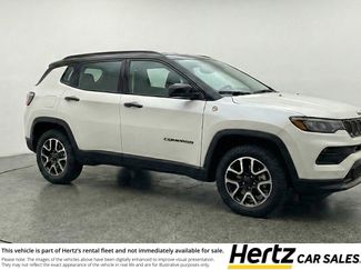 Used 2025 Jeep Compass Trailhawk AWD/4WD video 1