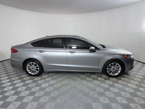 Used 2020 Ford Fusion SE FWD image 4