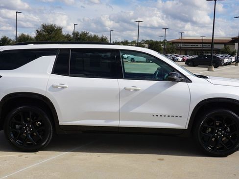 Used 2024 Chevrolet Traverse RS image 4