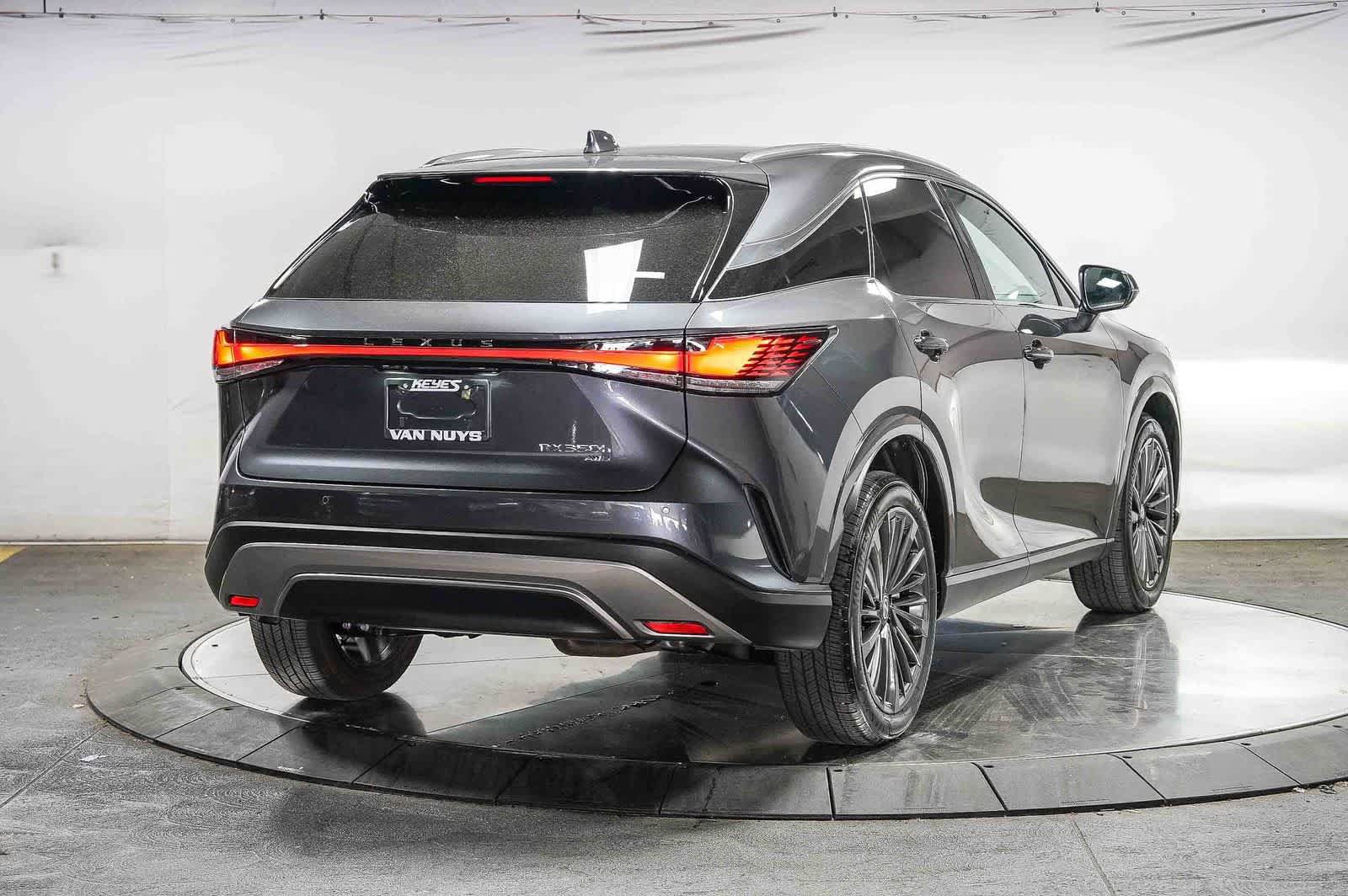 Used 2026 Lexus RX 350h w/ Convenience Package AWD/4WD image 4