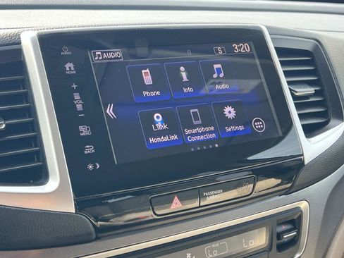 Certified 2018 Honda Pilot EX image 13