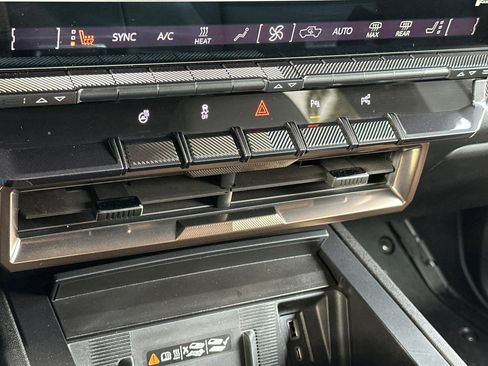 Certified 2025 GMC Hummer EV 2X image 21