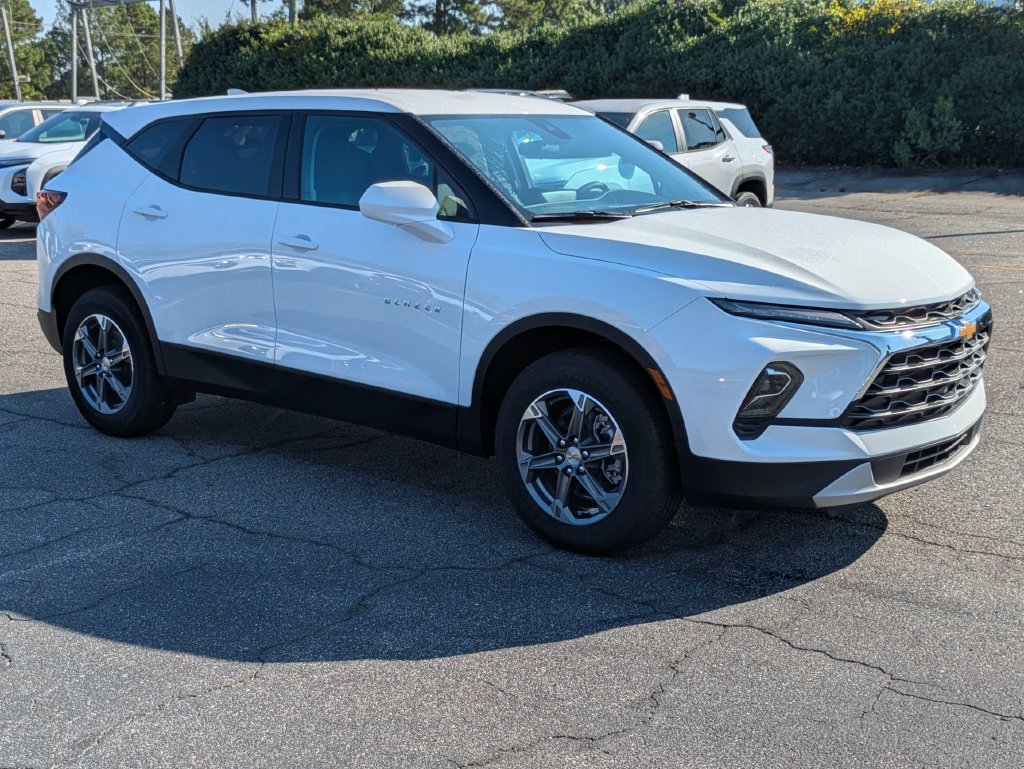 New 2026 Chevrolet Blazer LT FWD image 2